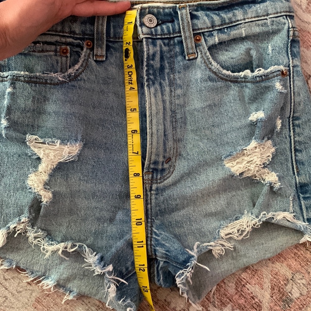 Abercrombie & Fitch Hi Rise Mom Short - Picture 3 of 5
